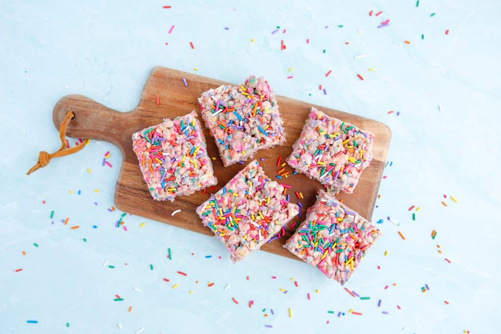 This image has an empty alt attribute; its file name is funfetti-cake-rice-krispie-04-1024x683.jpg