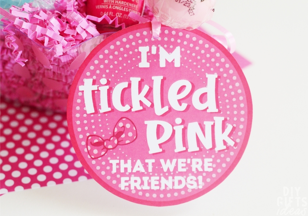 Close up of a printable tag that says "I'm tickled pink that we're friends".