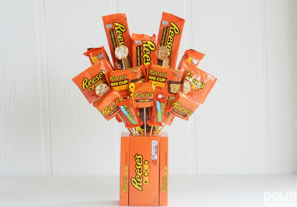 The finished DIY Reese's Bouquet.