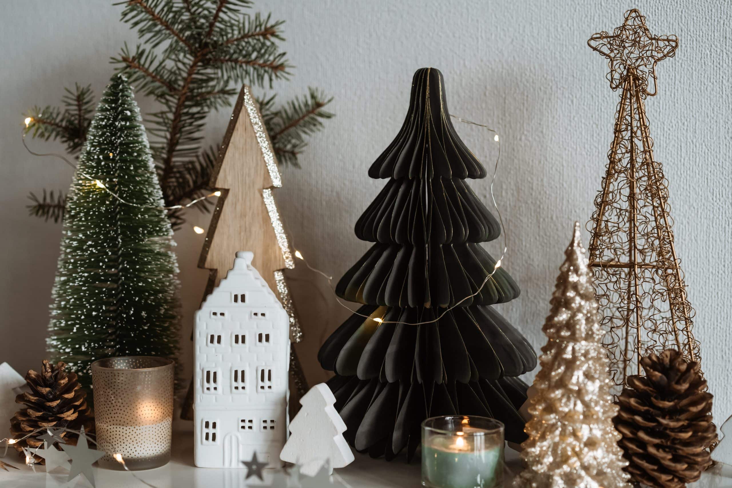 12 Cheap Christmas Decorating Ideas - The Frugal Housewife