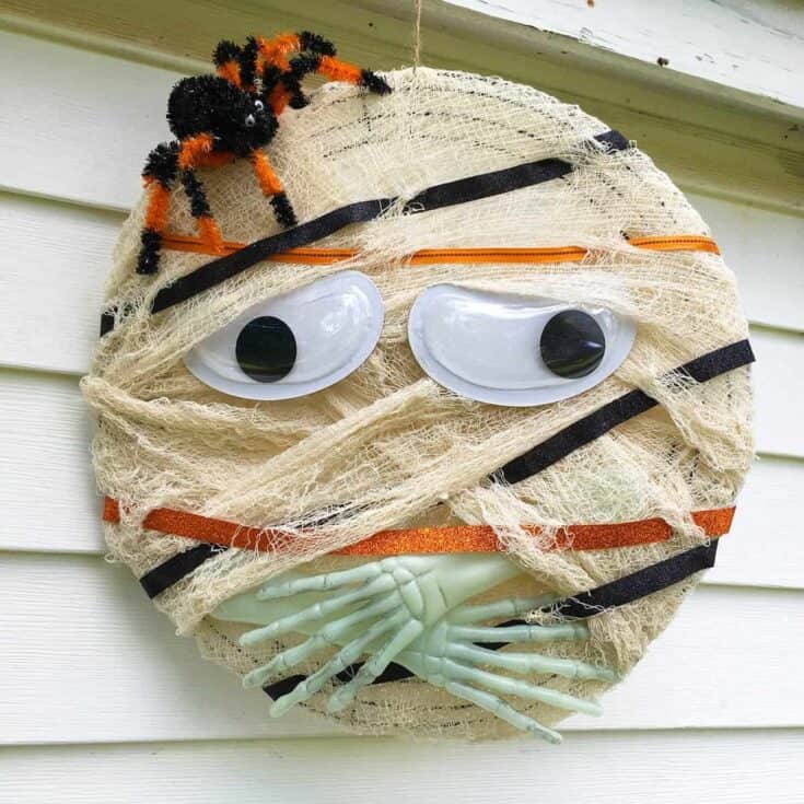 Image for Easy Mummy Wreath DIY > Craftidly